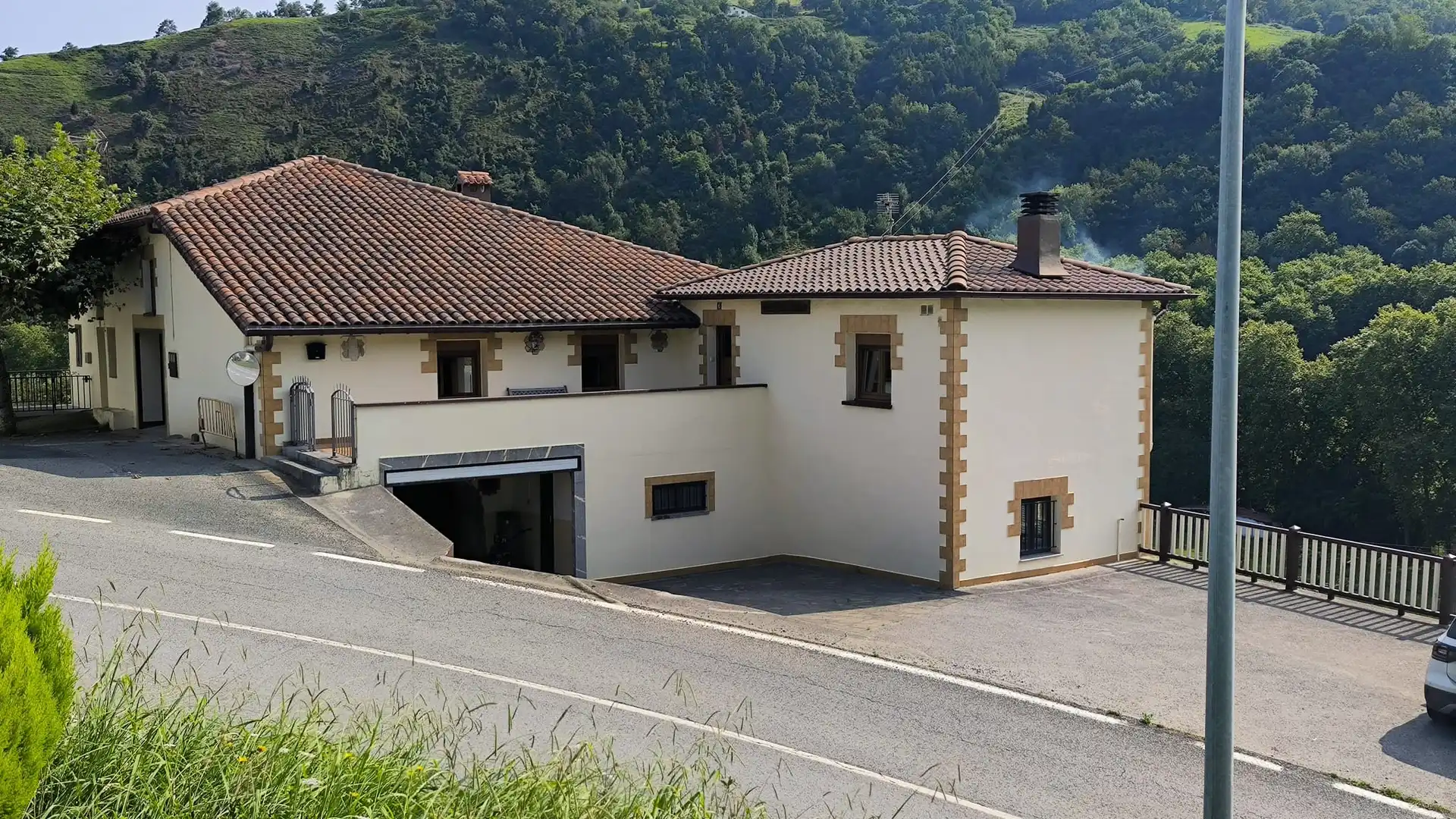 Vista exterior de Finca rústica en venta en Aizarnazabal con Calefacción, Terraza y Amueblado