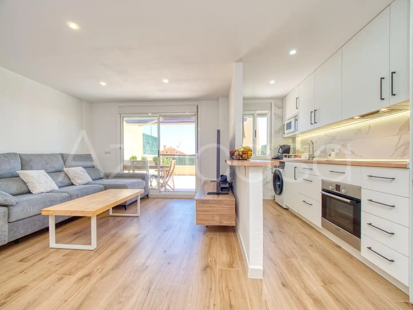 Living room of Flat for sale in Mutxamel  with Parquet flooring, Terrace and Community pool