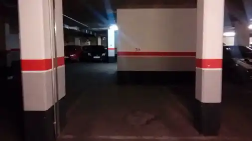 Aparcament de Pis en venda en Terrassa amb Calefacció, Parquet i Terrassa