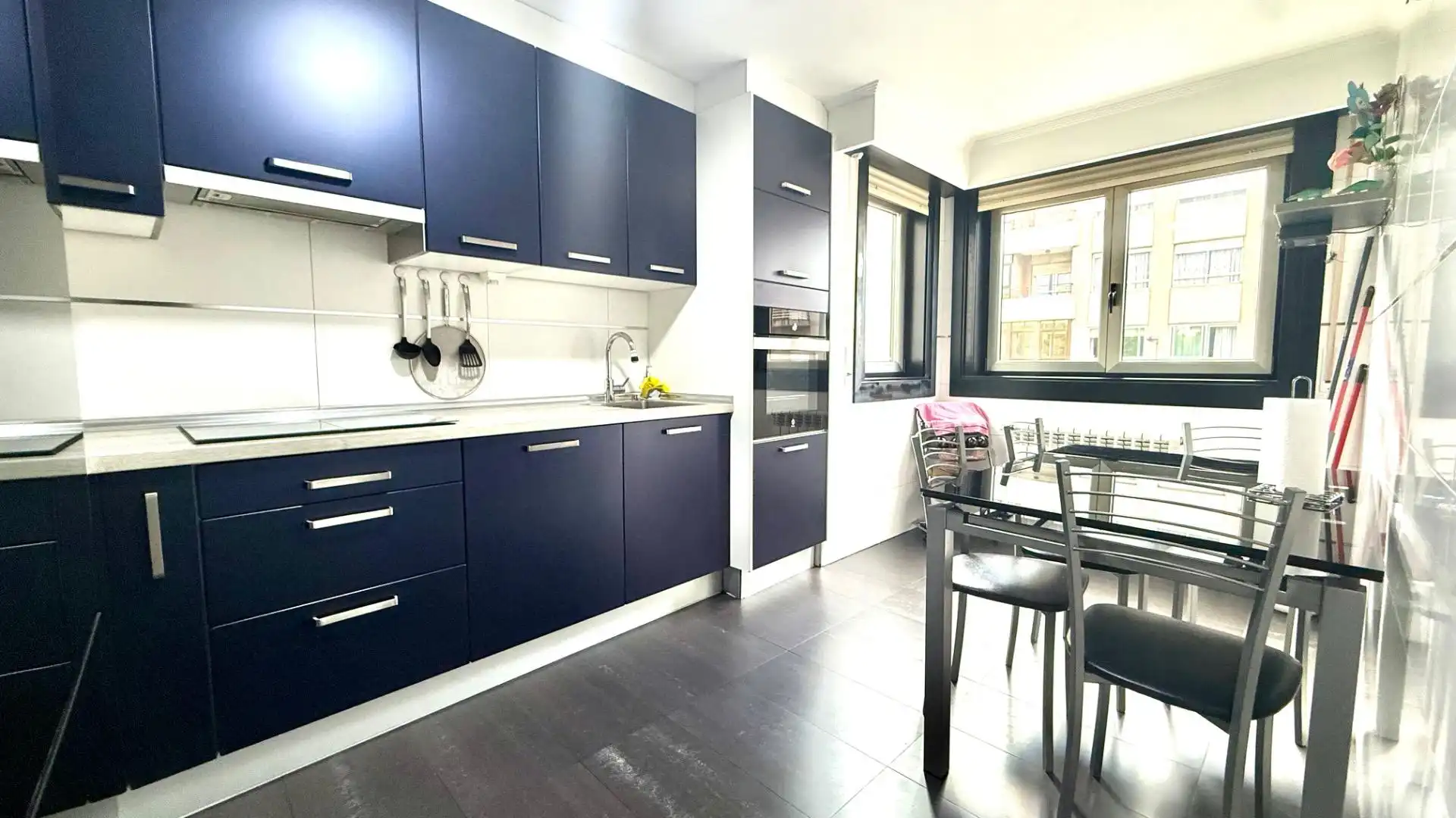 Cocina de Piso de alquiler en Ourense Capital  con Calefacción y Trastero