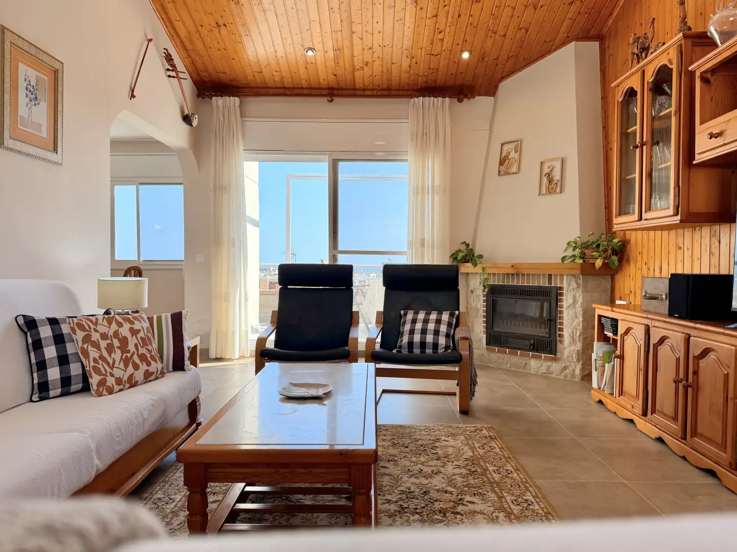 Sala d'estar de Casa o xalet en venda en Calafell amb Calefacció, Terrassa i Piscina