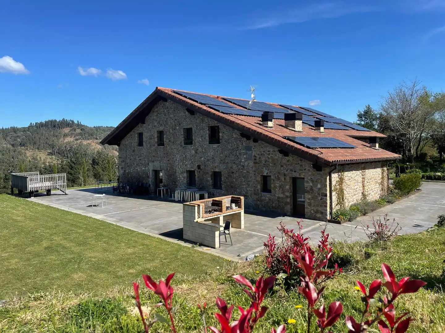 Vista exterior de Finca rústica en venda en Lekeitio amb Aire condicionat, Calefacció i Jardí privat