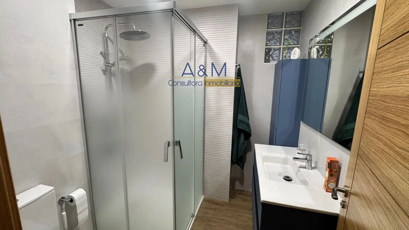Baño de Piso de alquiler en Valladolid con Calefacción, Terraza y Trastero