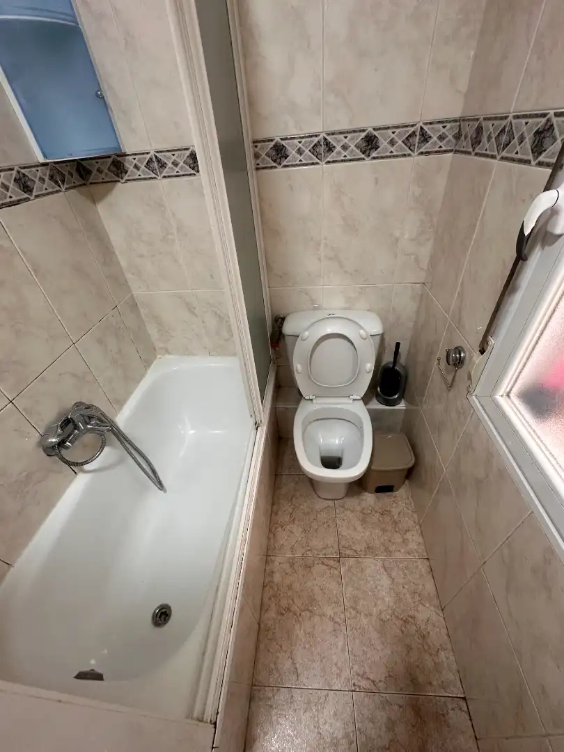 Baño de Piso de alquiler en Cuenca con Calefacción, Amueblado y Horno