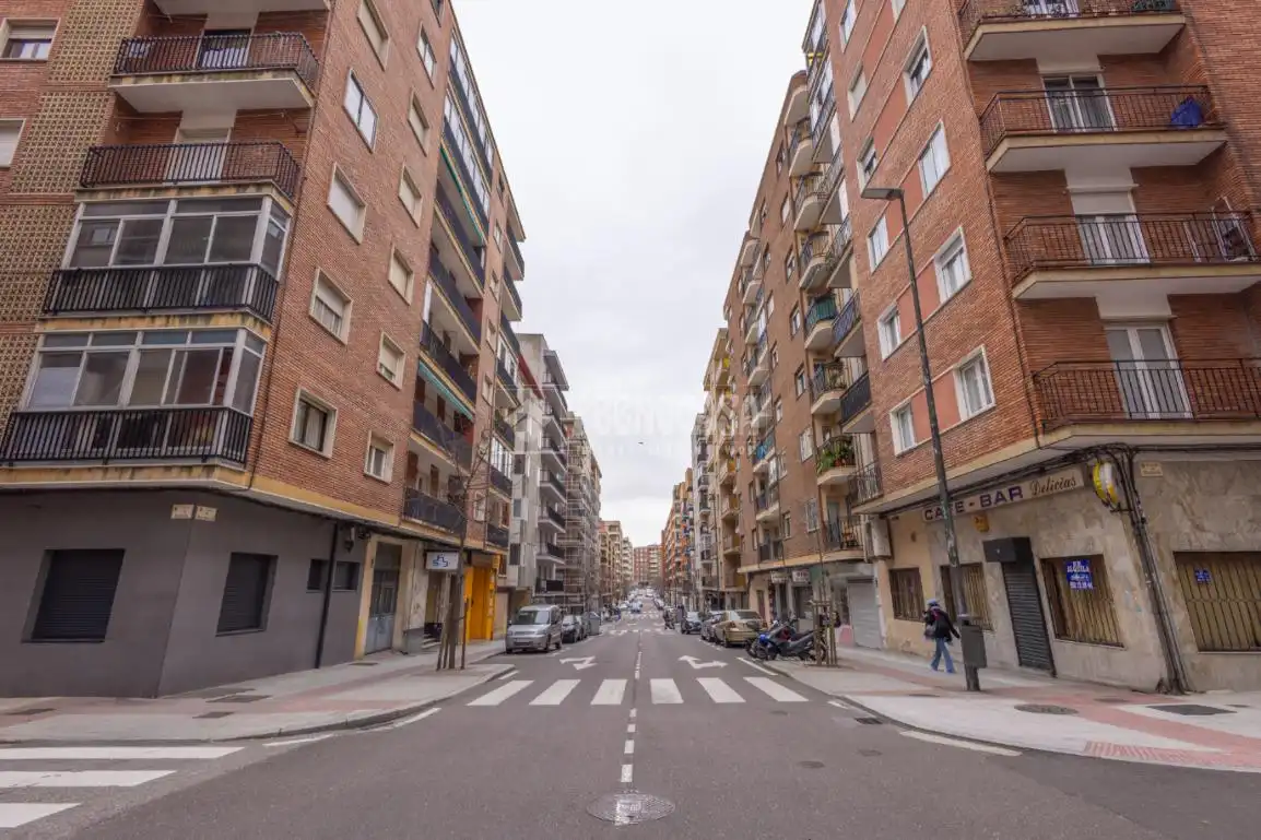 Vista exterior de Piso en venta en Salamanca con Calefacción, Terraza y Balcón