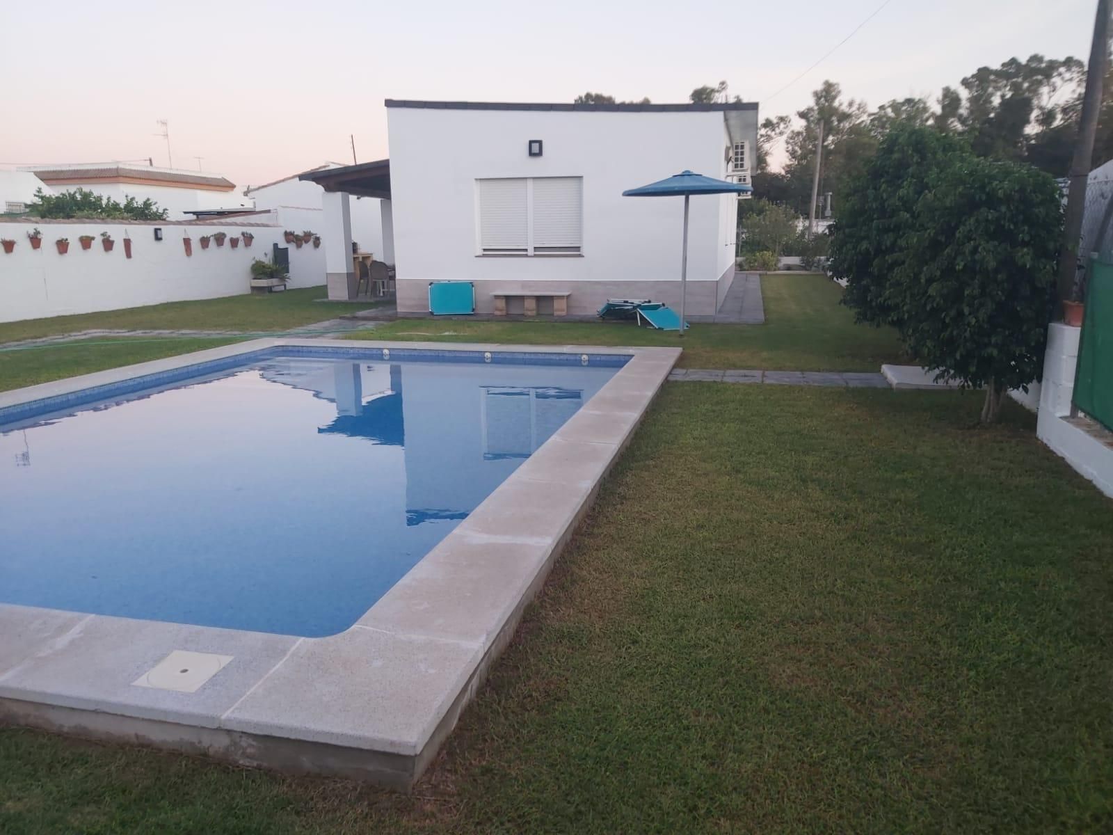 Piscina de Casa o xalet de lloguer en Chiclana de la Frontera amb Aire condicionat, Piscina i Moblat