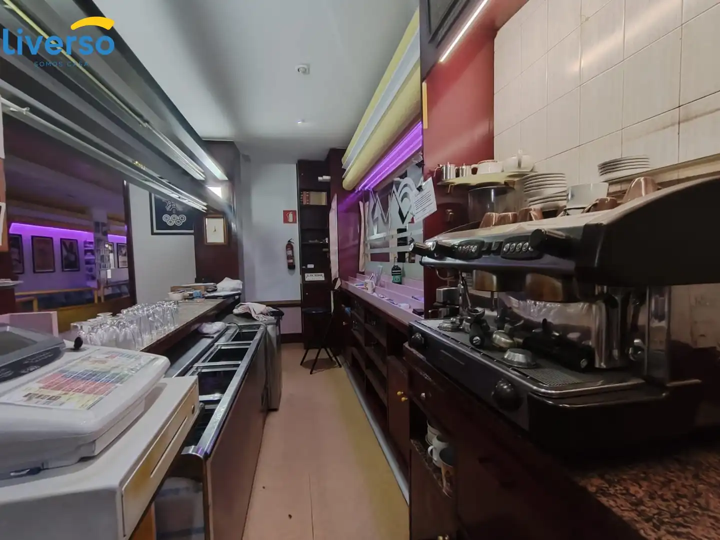 Cuina de Local en venda en Burgos amb Aire condicionat i Moblat