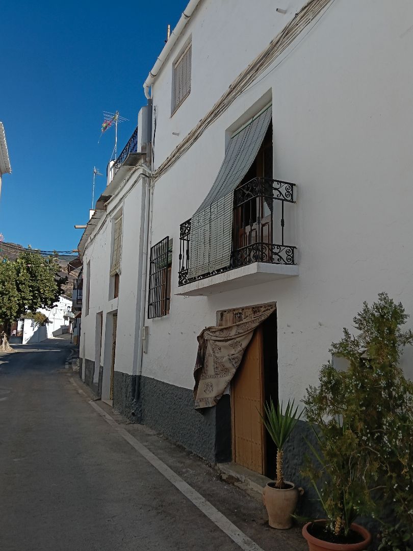 Vista exterior de Casa o xalet en venda en Cádiar amb Calefacció, Terrassa i Traster