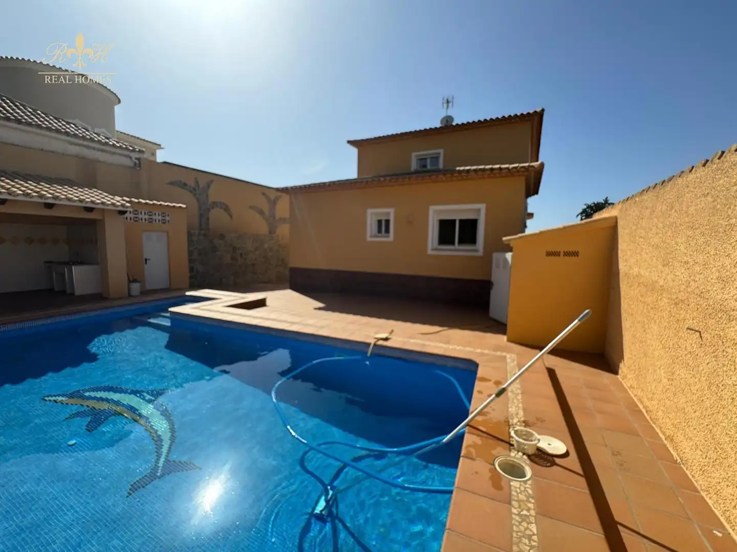 Swimming pool of Houses for sale in L'Alfàs del Pi  with Air Conditioner, Heating and Swimming Pool