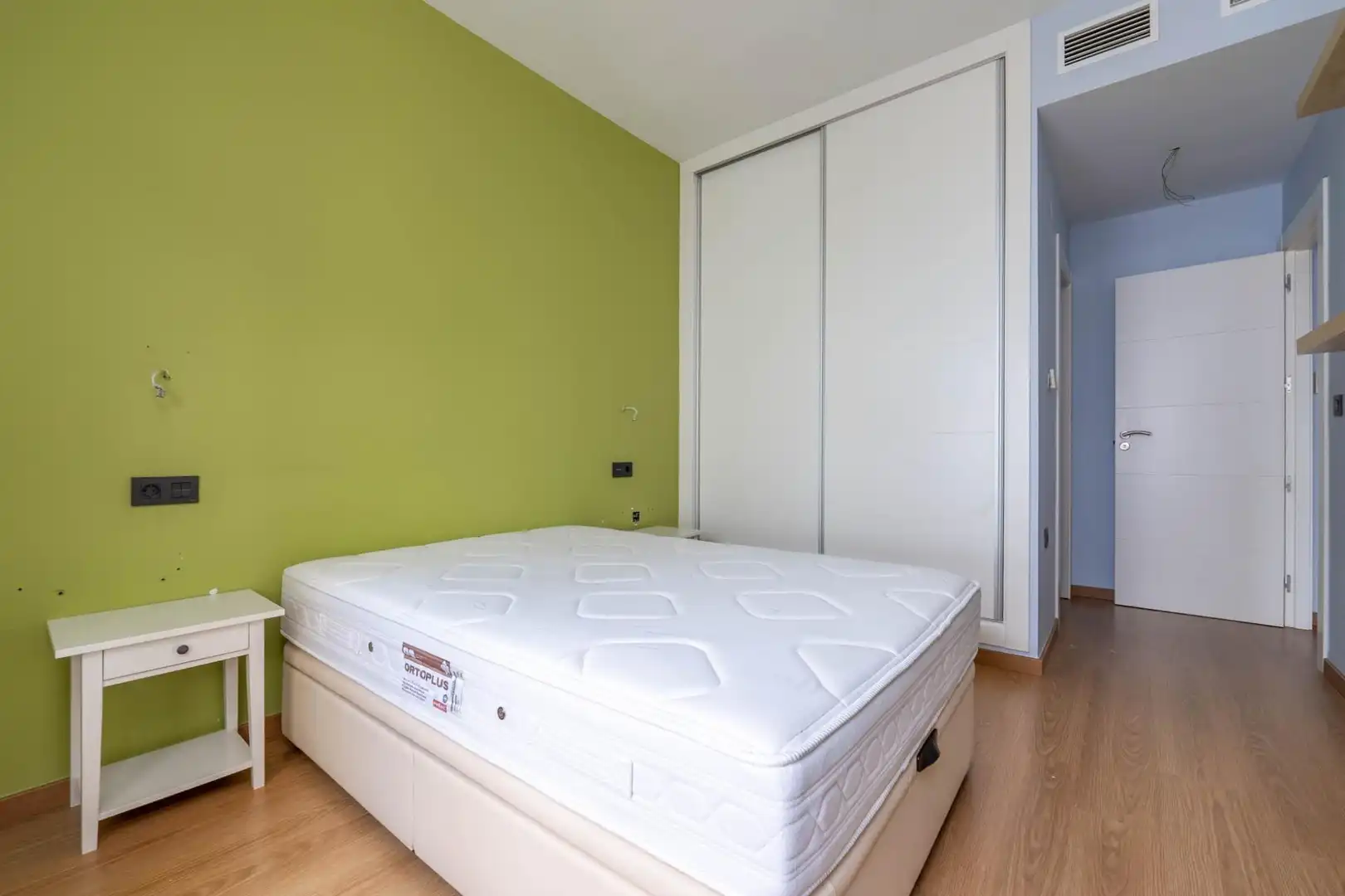 Habitación de Piso en venta en Motril con Terraza y Piscina comunitaria