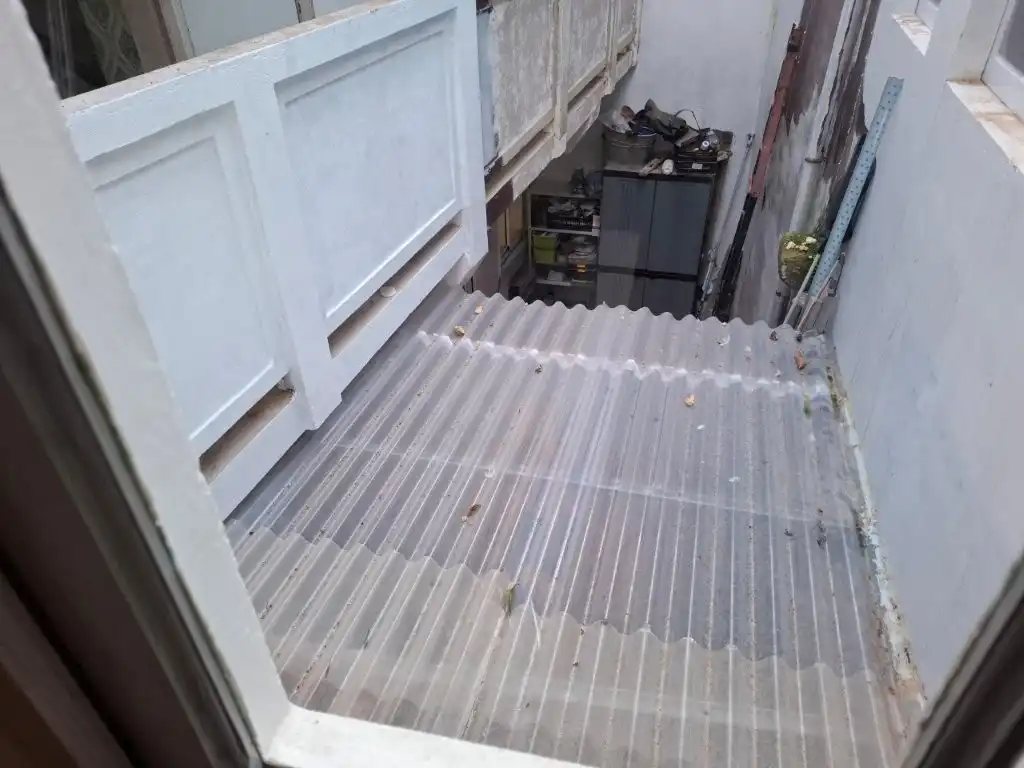 Terrasse von Einfamilien-Reihenhaus zum Verkauf in Viveiro mit Terrasse, Abstellraum und Möbliert