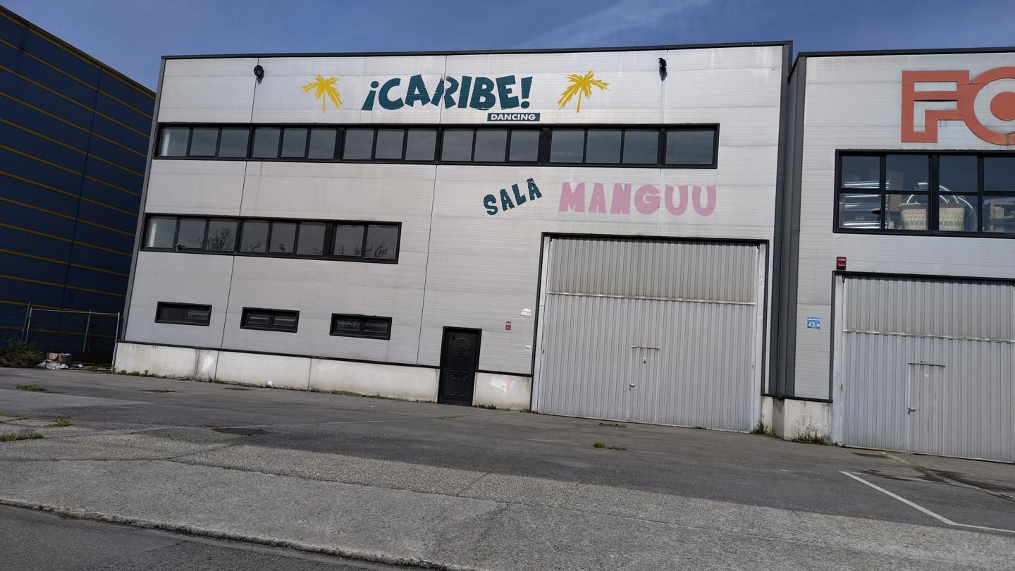 Vista exterior de Nau industrial en venda en Avilés
