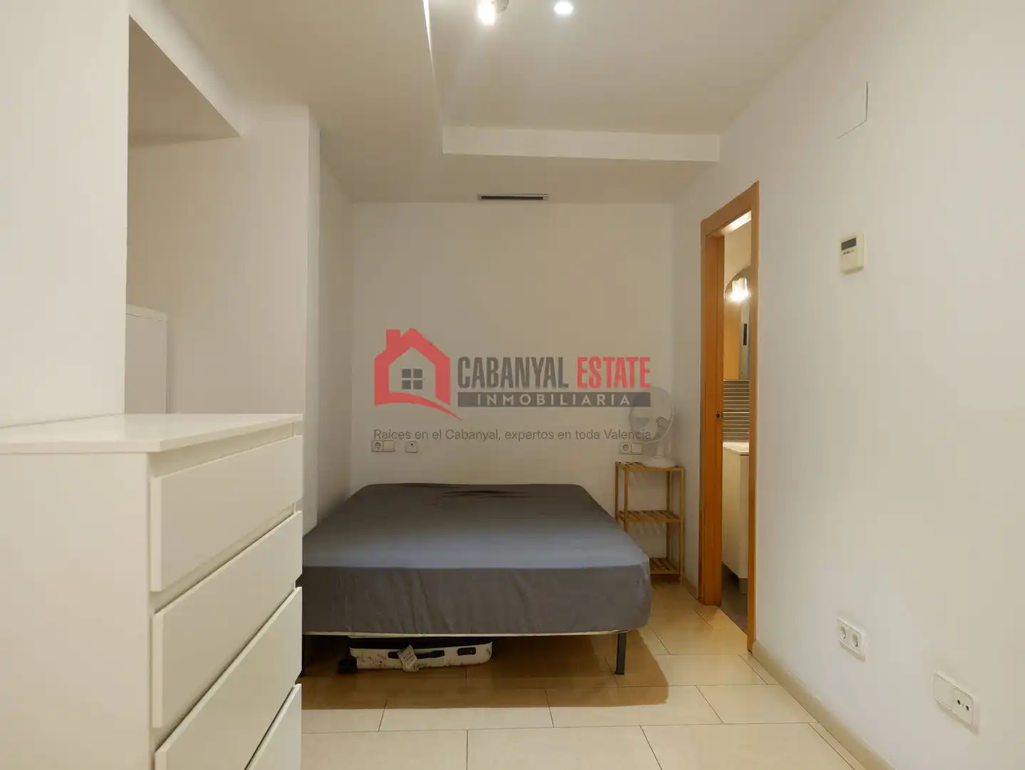 Habitación de Estudio de alquiler en Valencia con Aire acondicionado, Amueblado y Balcón