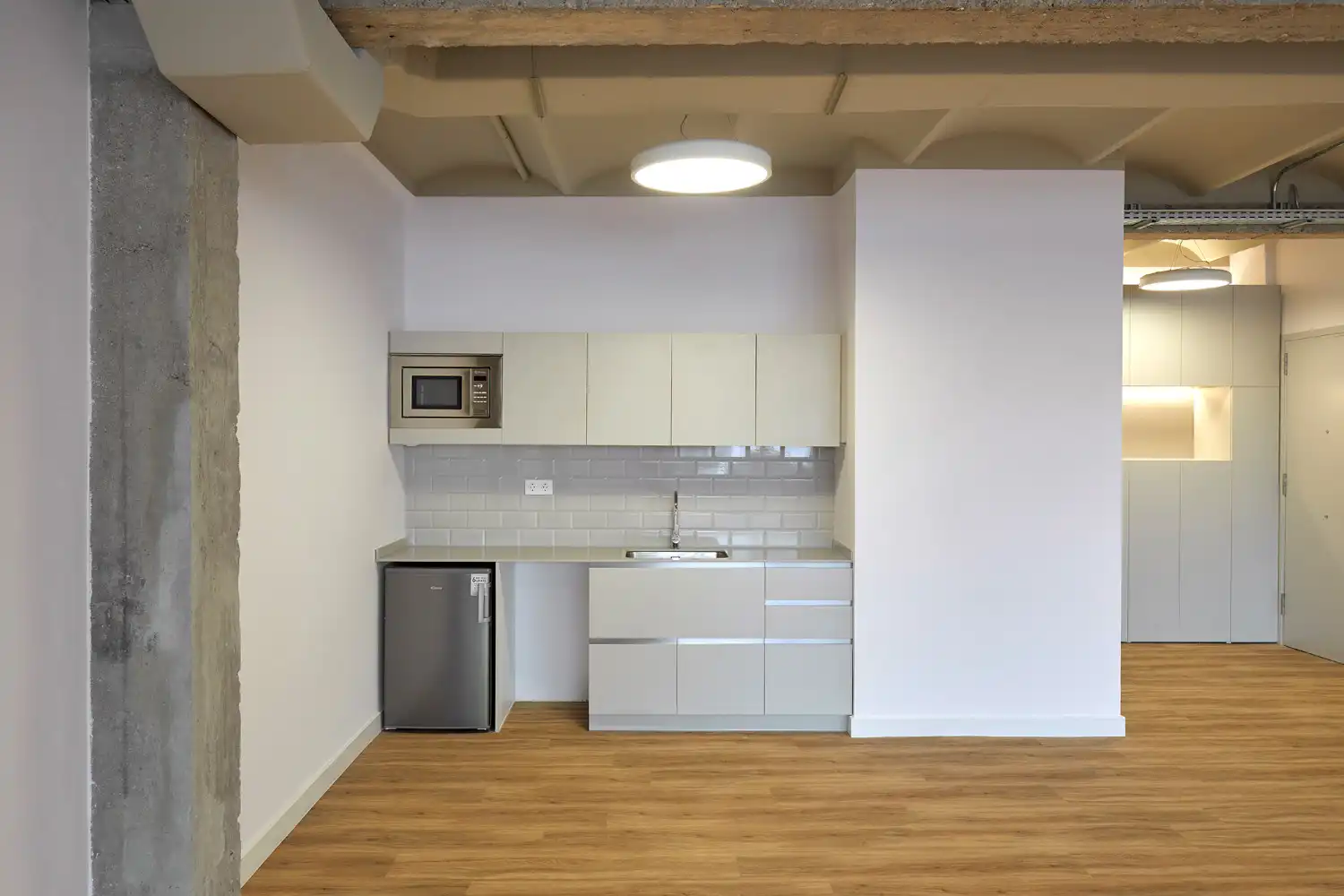 Cocina de Oficina de alquiler en Barcelona con Aire acondicionado y Calefacción
