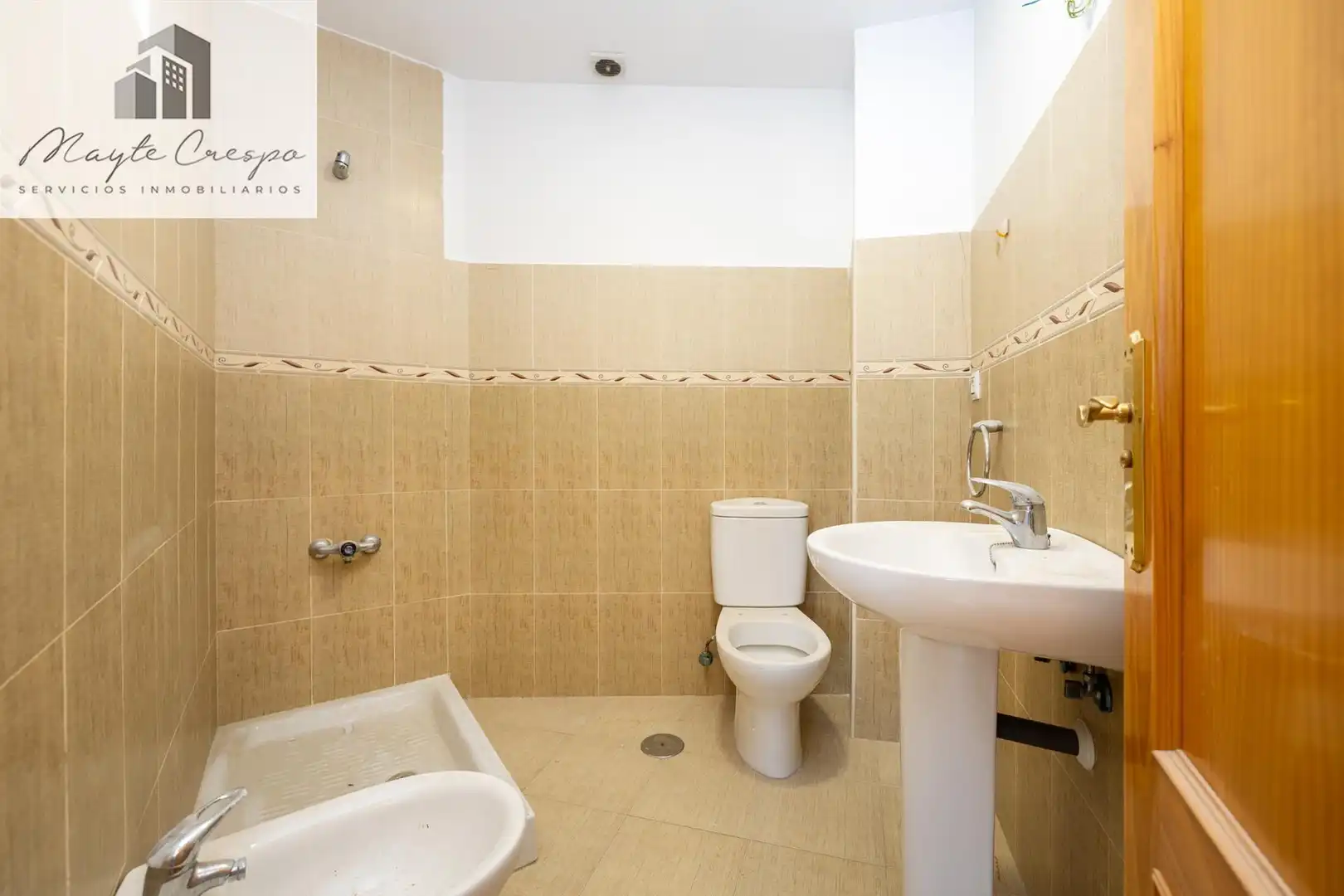 Badezimmer von Wohnung zum Verkauf in Atarfe