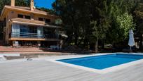 Schwimmbecken von Haus oder Chalet zum verkauf in El Boalo - Cerceda – Mataelpino mit Klimaanlage, Terrasse und Schwimmbad