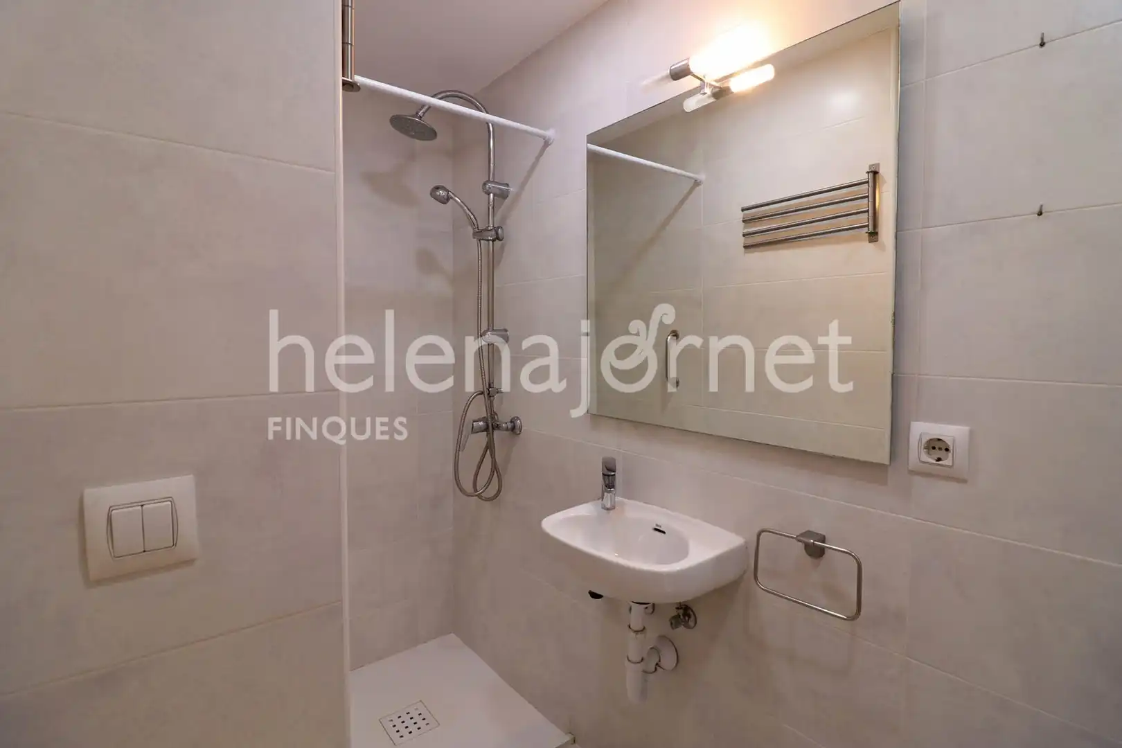 Baño de Piso en venta en Sant Feliu de Guíxols con Aire acondicionado, Calefacción y Balcón