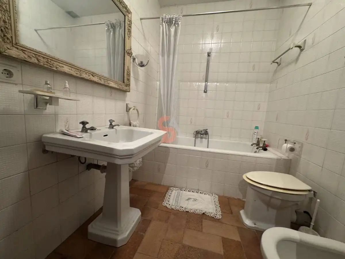 Baño de Casa o chalet en venta en Alcazarén con Calefacción, Terraza y Trastero