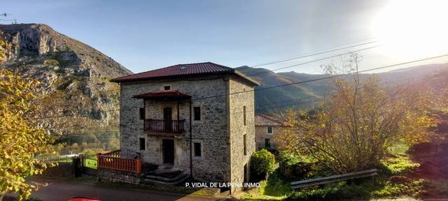 Casa-chalet en Venta en Barrio Cantolla en Miera