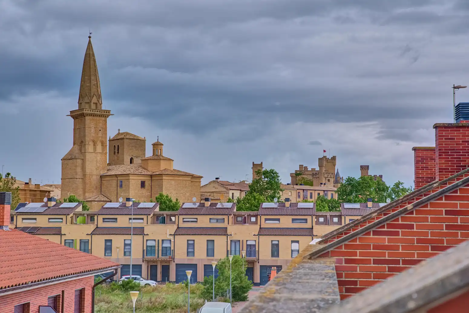Vista exterior de Casa adosada en venta en Olite / Erriberri con Calefacción, Jardín privado y Parquet