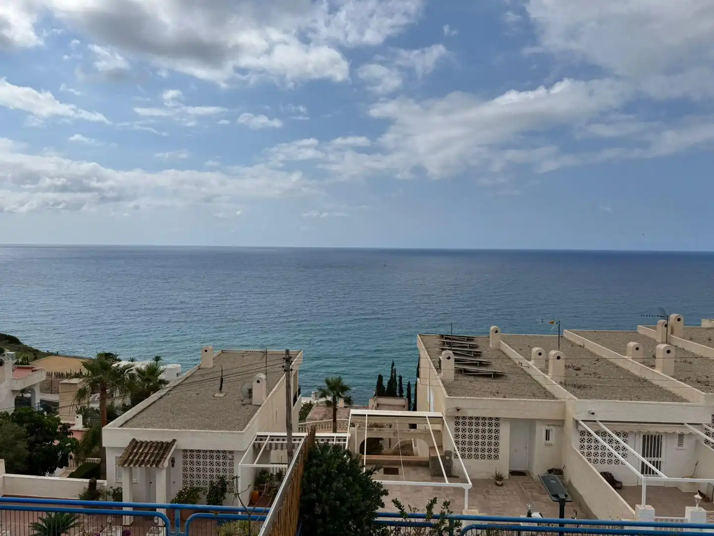 Außenansicht von Einfamilien-Reihenhaus zur Miete in Villajoyosa / La Vila Joiosa mit Klimaanlage, Privatgarten und Terrasse