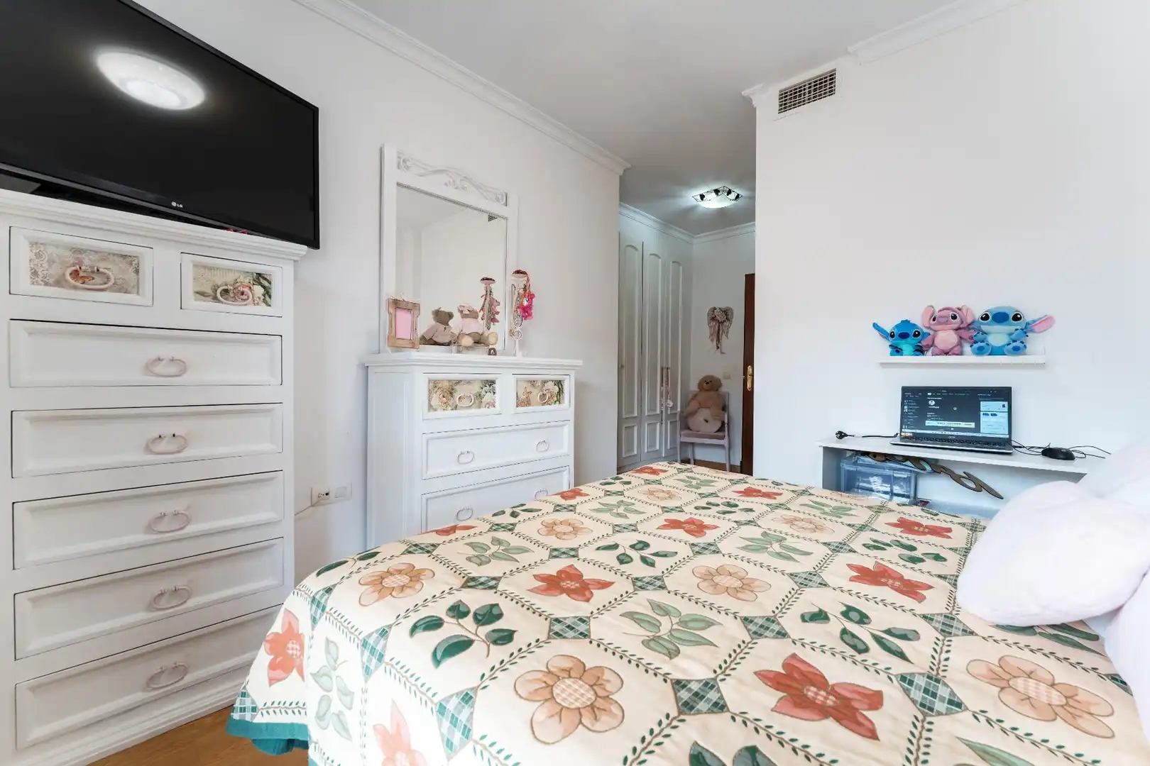 Dormitori de Apartament en venda en Málaga amb Aire condicionat, Traster i Piscina comunitària
