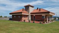 Vista exterior de Casa o xalet en venda en Santillana del Mar amb Calefacció, Jardí privat i Terrassa