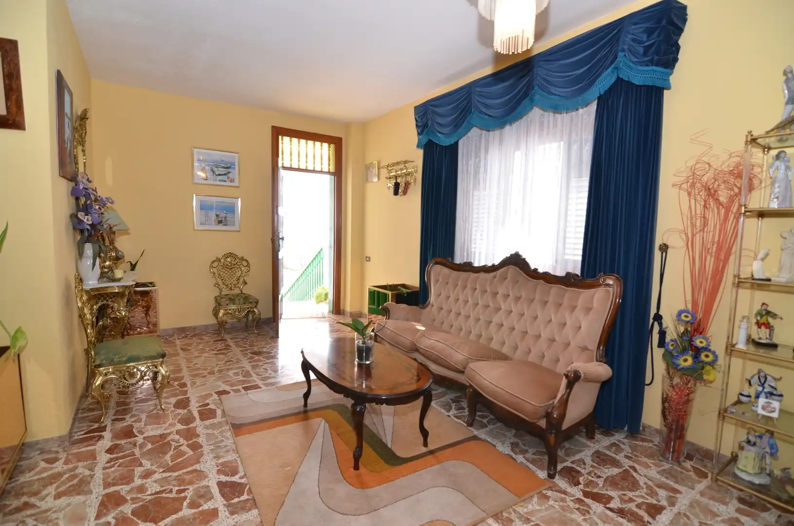 Sala d'estar de Casa o xalet en venda en Icod de los Vinos amb Calefacció i Traster