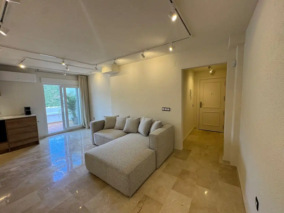 Living room of Flat for sale in Benahavís  with Air Conditioner and Terrace