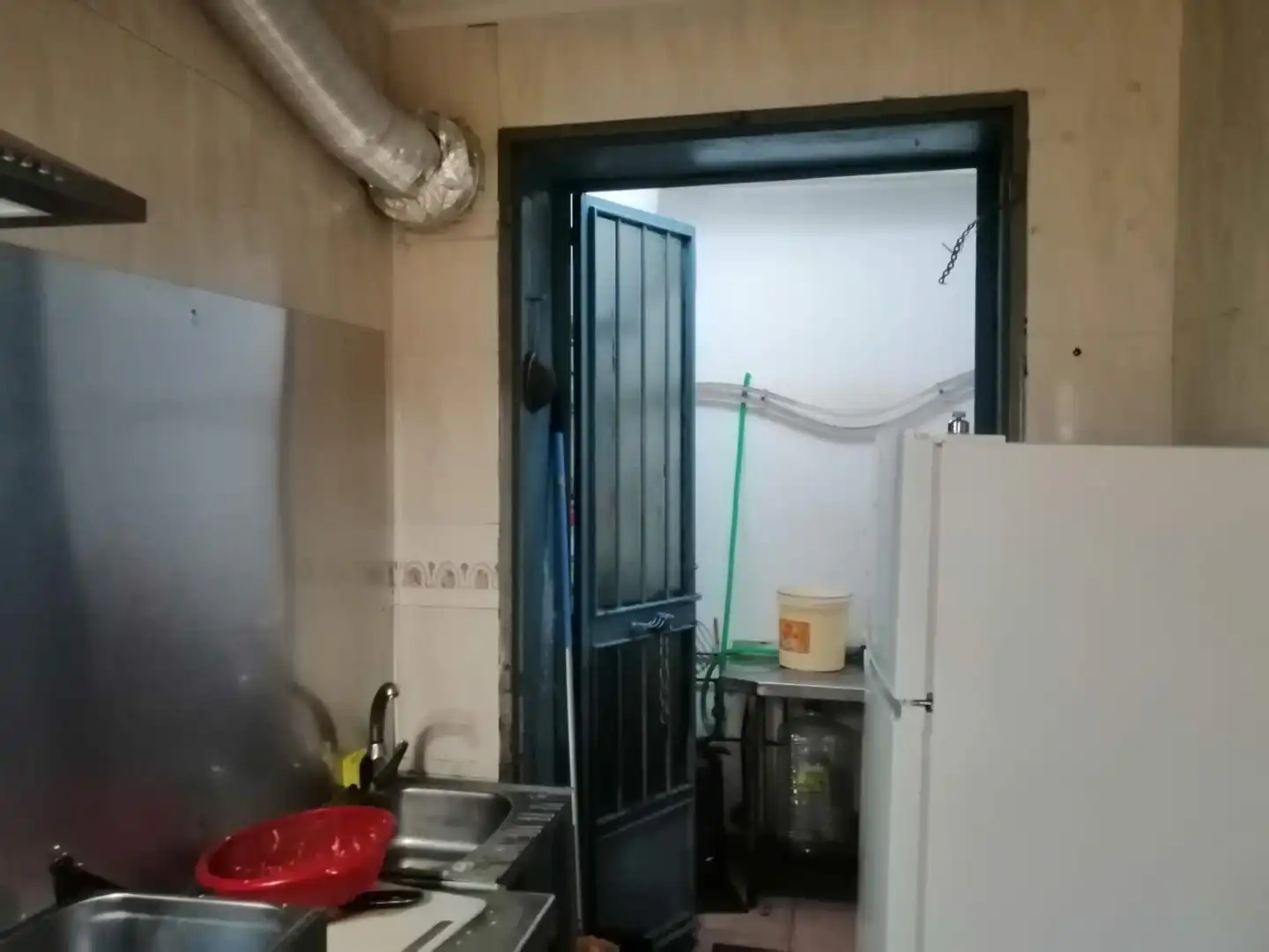 Cuina de Local en venda en Puebla de la Calzada amb Calefacció