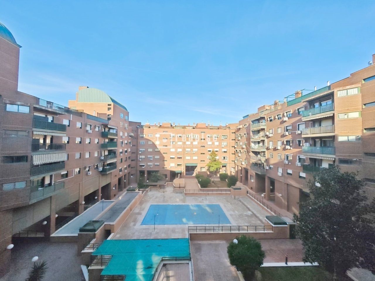 Exterior view of Flat for sale in Alcorcón  with Air Conditioner, Heating and Storage room