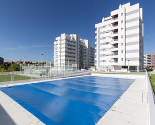 Swimming pool of Flat to rent in Tres Cantos  with Heating, Terrace and Storage room