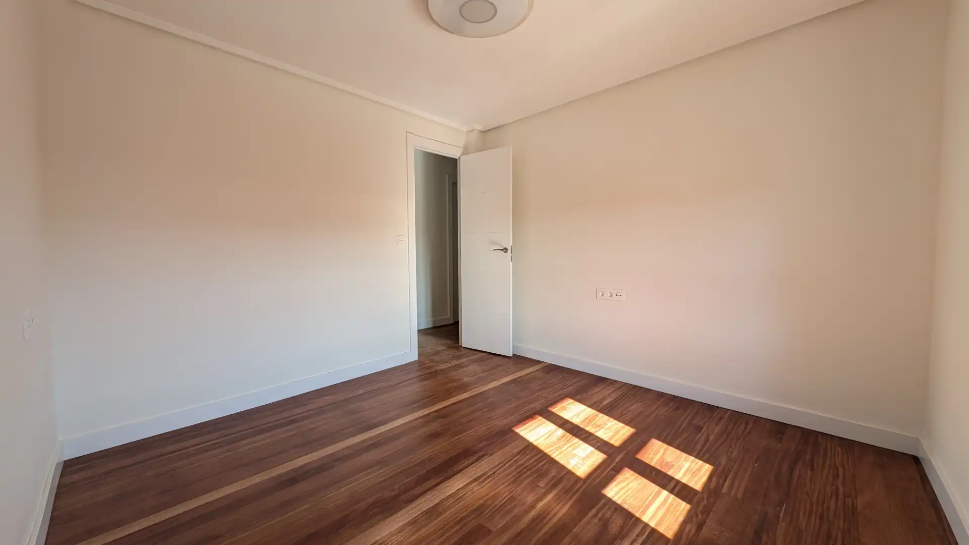 Flat with terrace for sale in Las Arenas, imagen 13