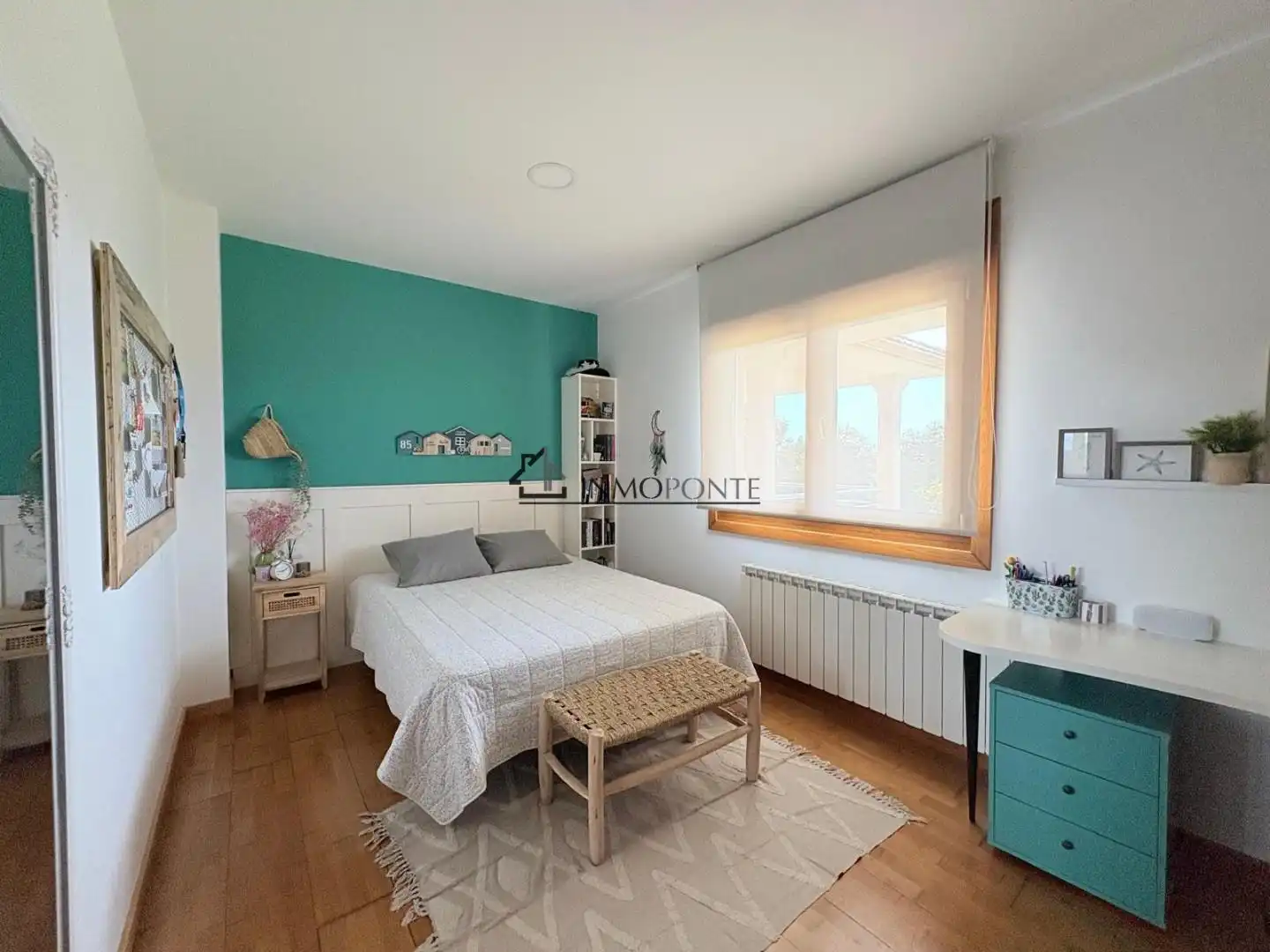 Dormitori de Casa o xalet en venda en Pontevedra Capital  amb Calefacció, Jardí privat i Terrassa