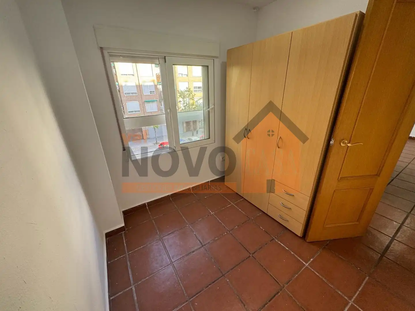 Bedroom of Flat for rent in Valencia