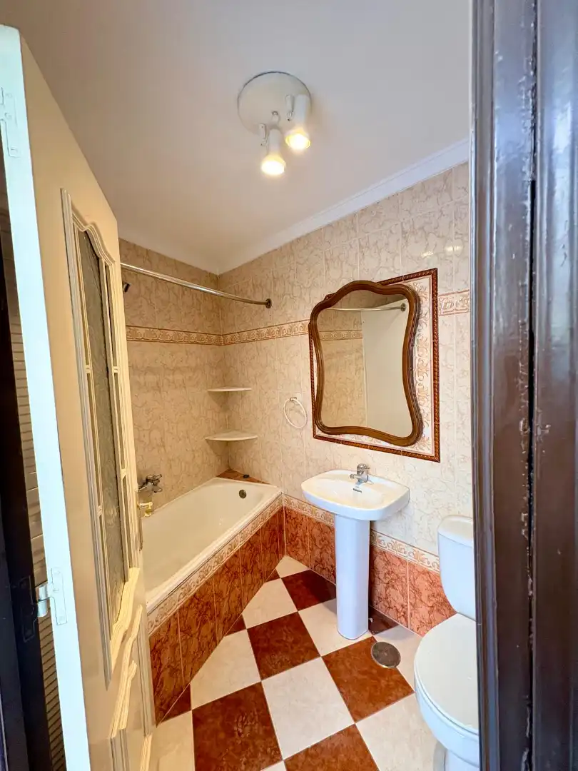 Baño de Casa adosada en venta en Alhaurín El Grande con Aire acondicionado, Amueblado y Horno