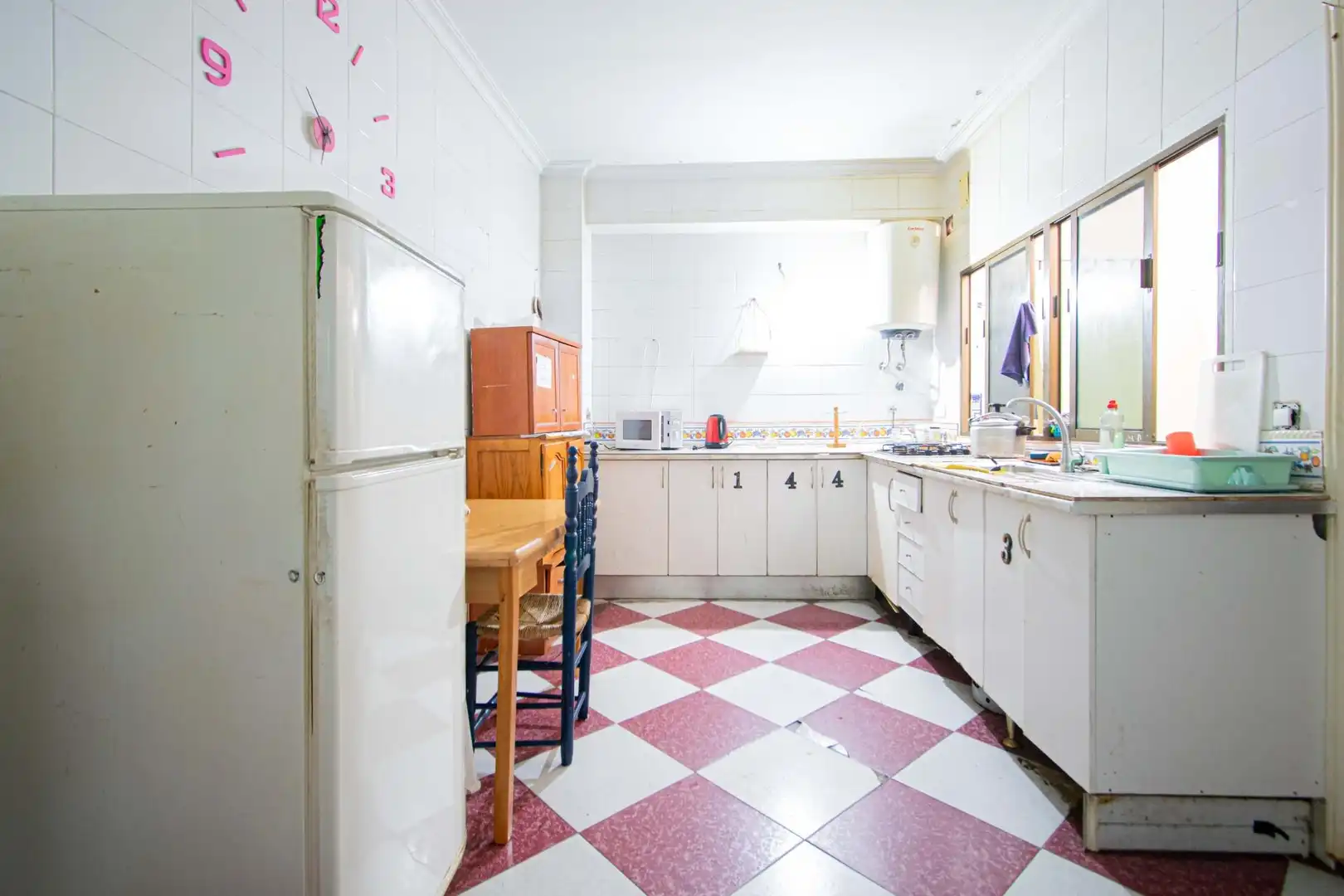 Kitchen of Flat for sale in  Sevilla Capital  with Air Conditioner and Terrace