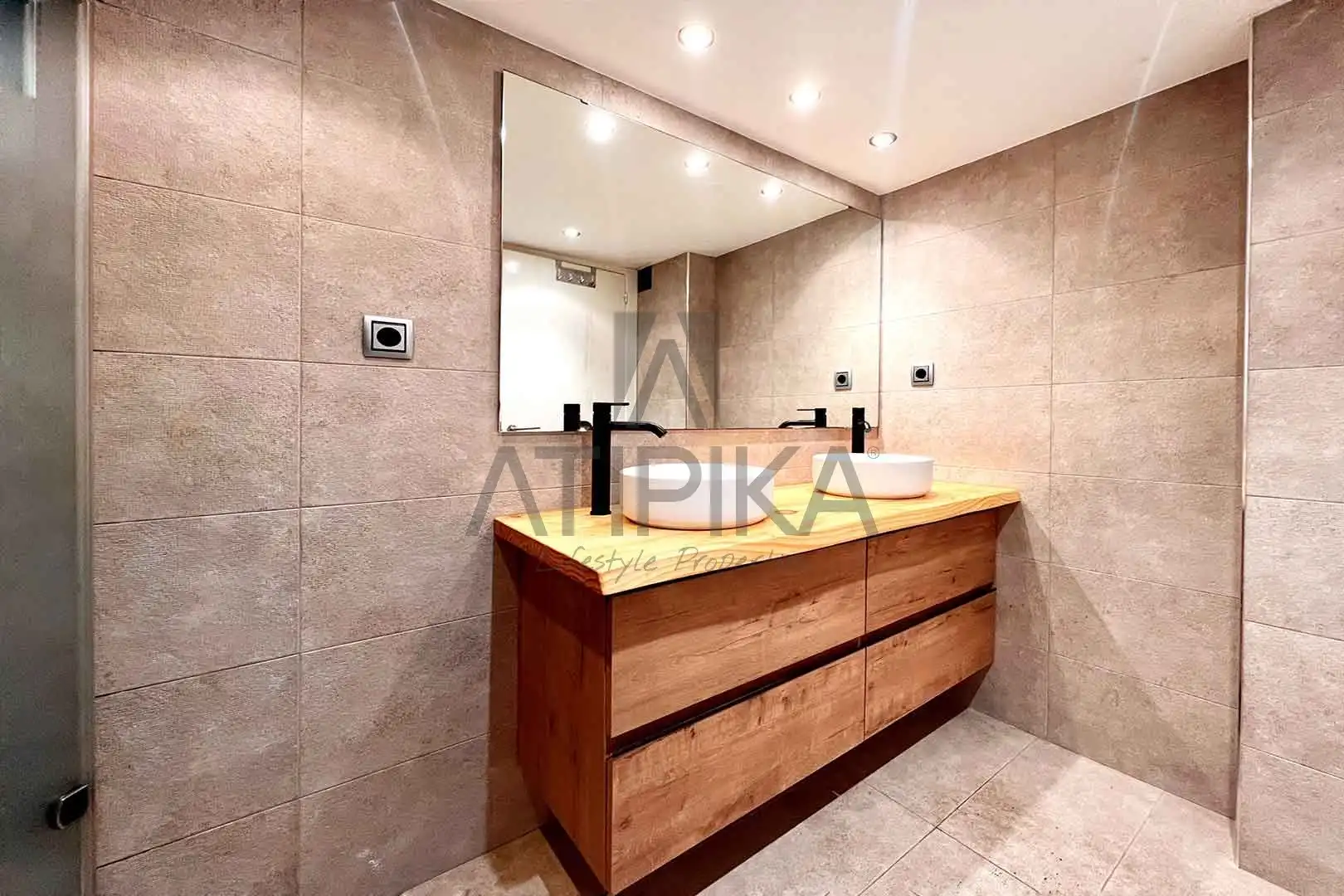 Bathroom of Duplexes for sale in Sitges  with Heating, Parquet flooring and Terrace