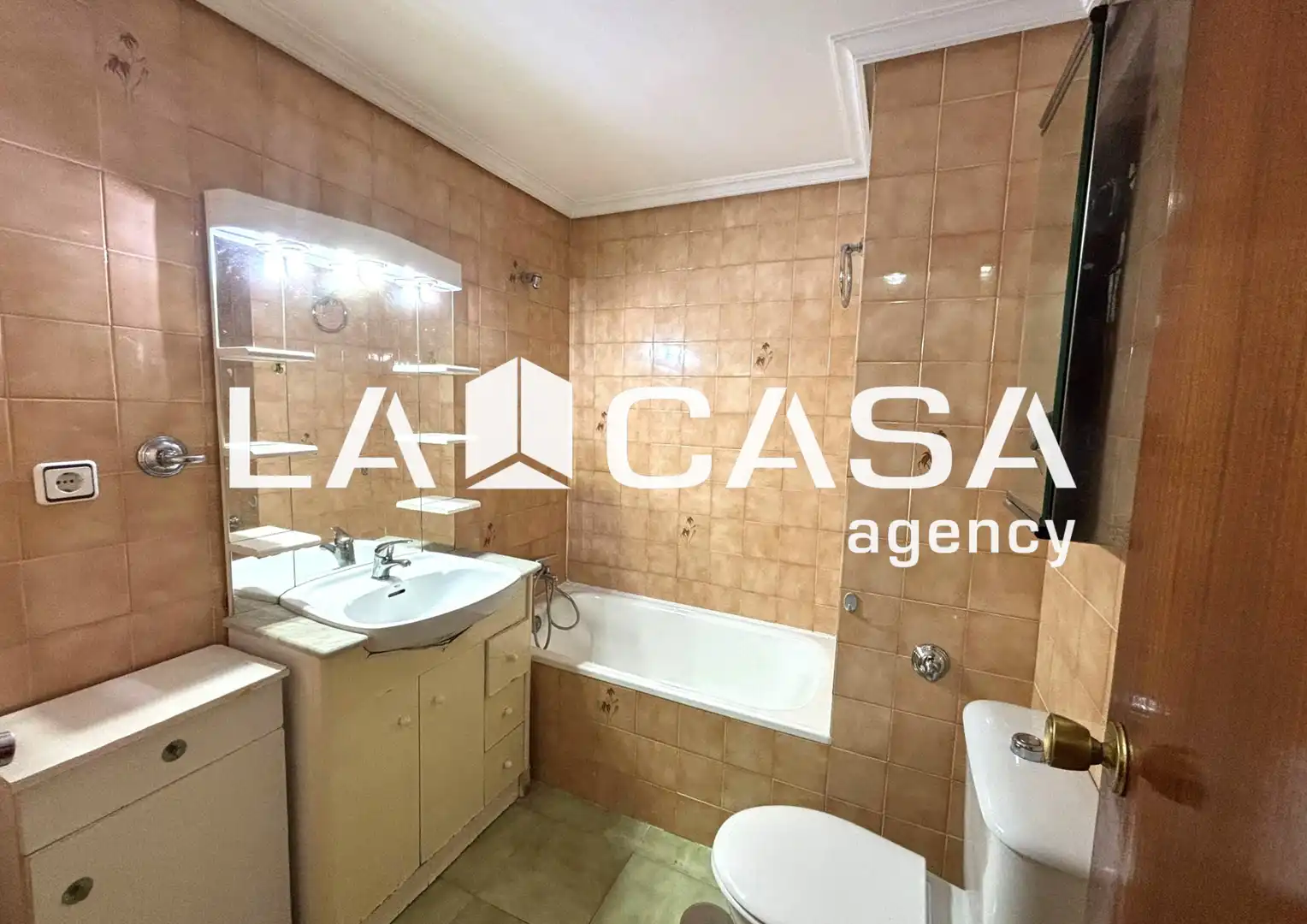 Bathroom of Flat for sale in  Sevilla Capital  with Terrace