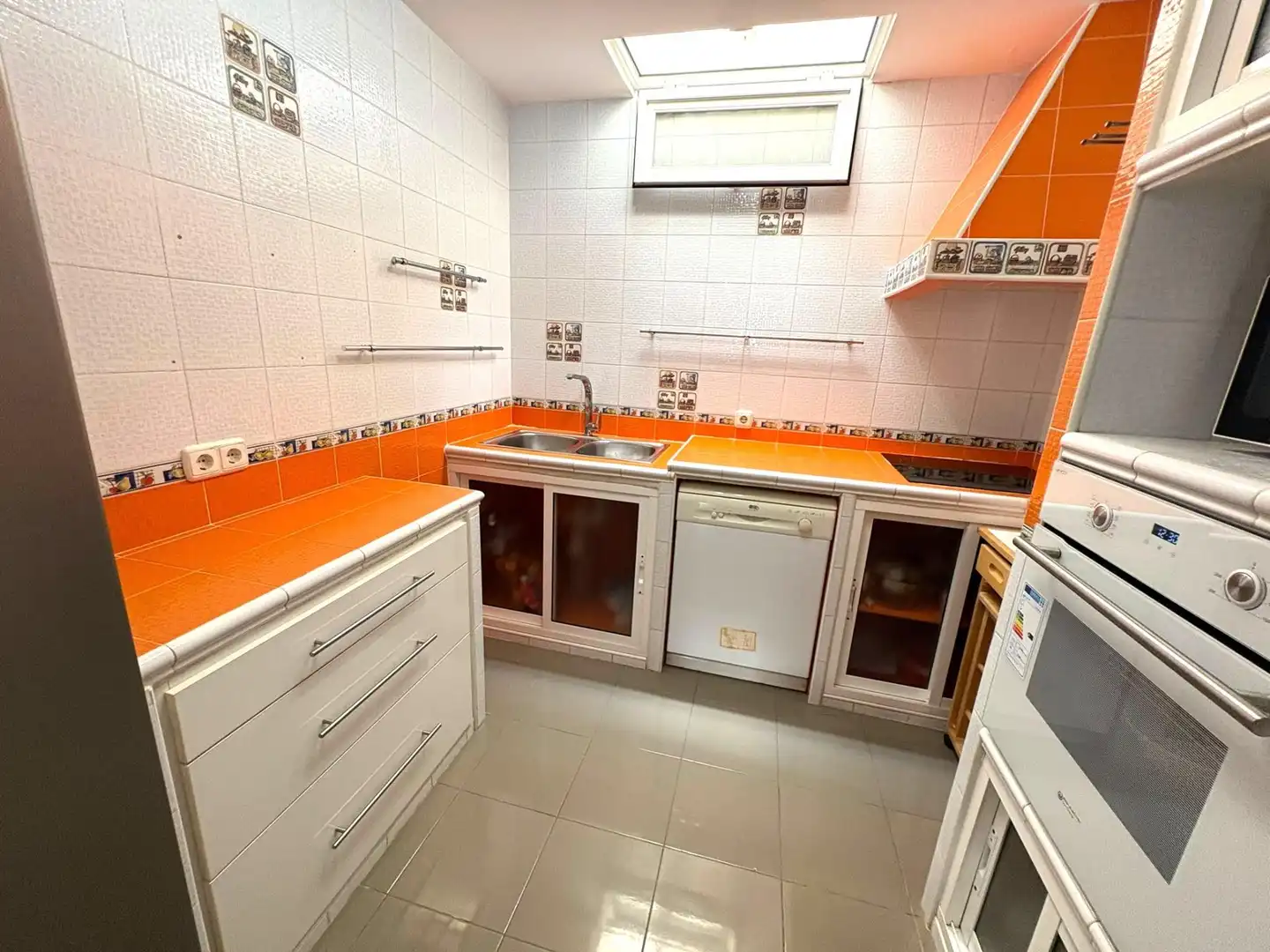 Cuina de Casa adosada en venda en Málaga amb Aire condicionat, Calefacció i Traster