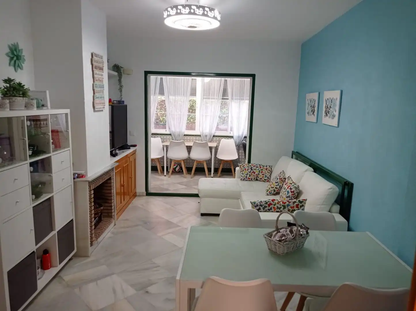 Wohnzimmer von Wohnungen zur Miete in El Portil mit Klimaanlage und Möbliert