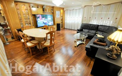 Living room of Flat for sale in Paterna  with Air Conditioner, Terrace and Balcony