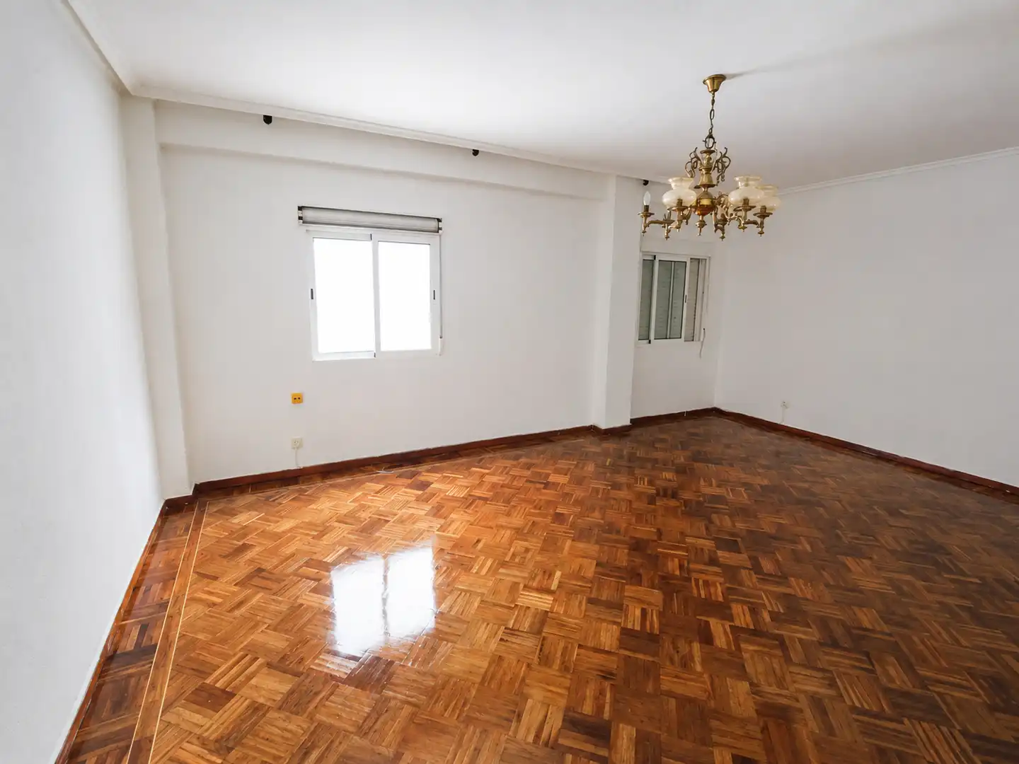 Living room of Flat for sale in Avilés  with Heating, Parquet flooring and Washing machine