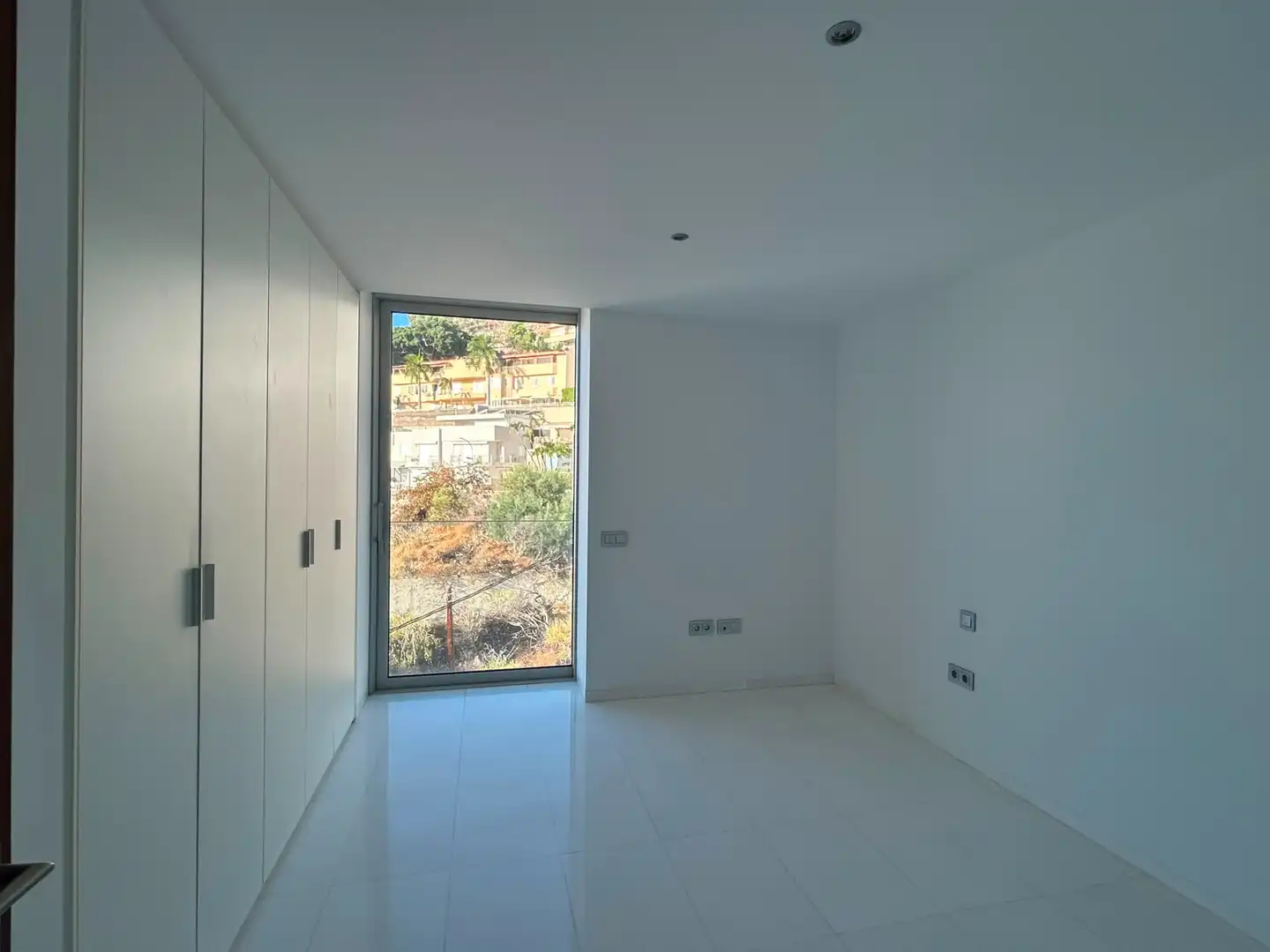 Wohnung zum Verkauf in Santa Cruz de Tenerife mit Privatgarten, Terrasse und Abstellraum