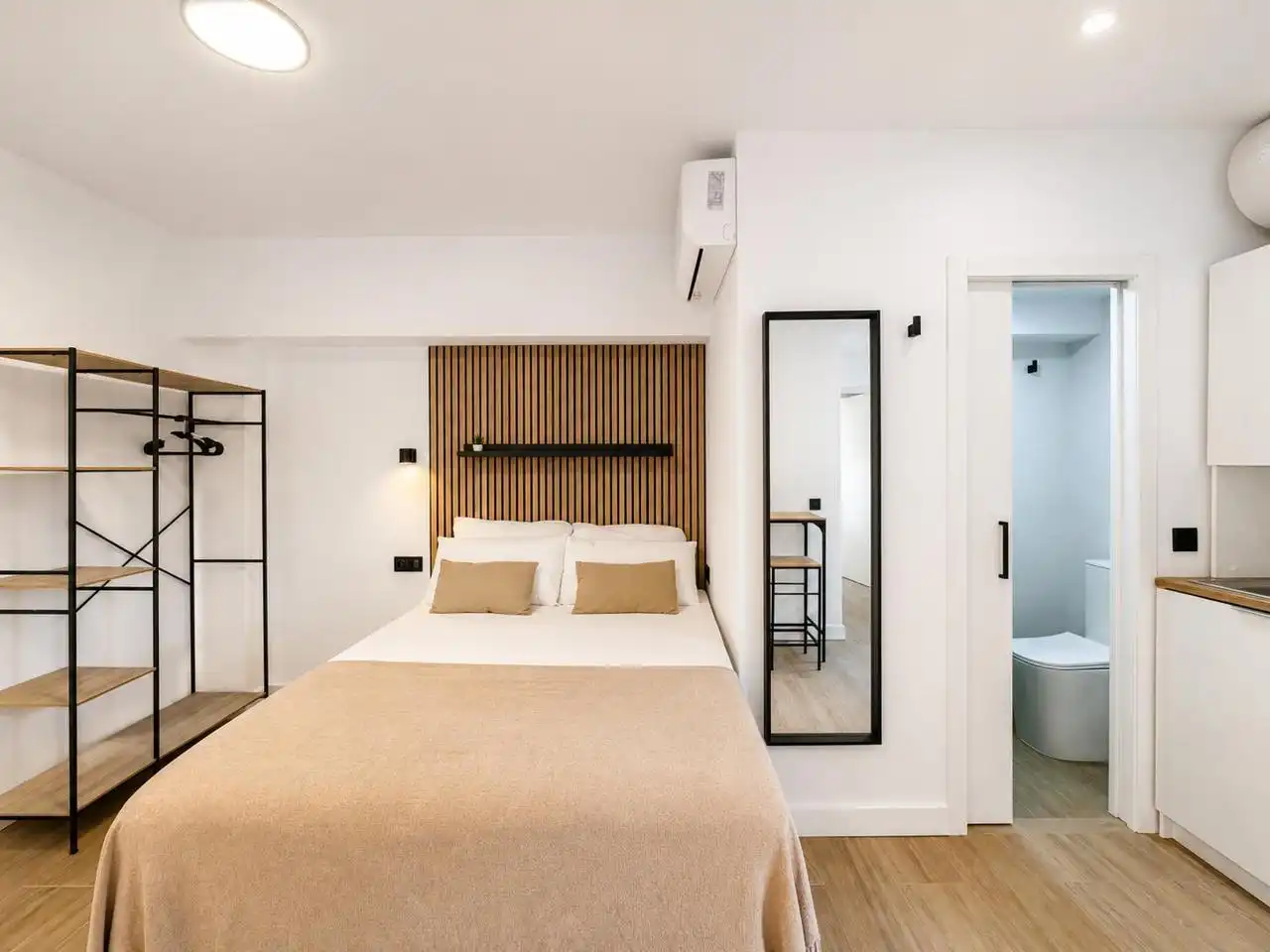 Schlafzimmer von Wohnung zur Miete in Valladolid mit Klimaanlage und Möbliert