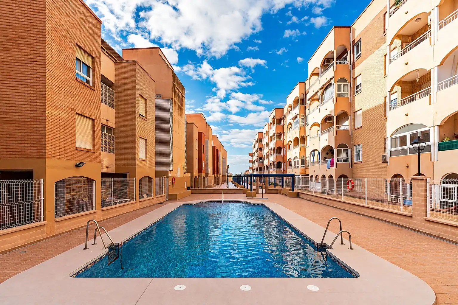 Piscina de Pis en venda en Roquetas de Mar