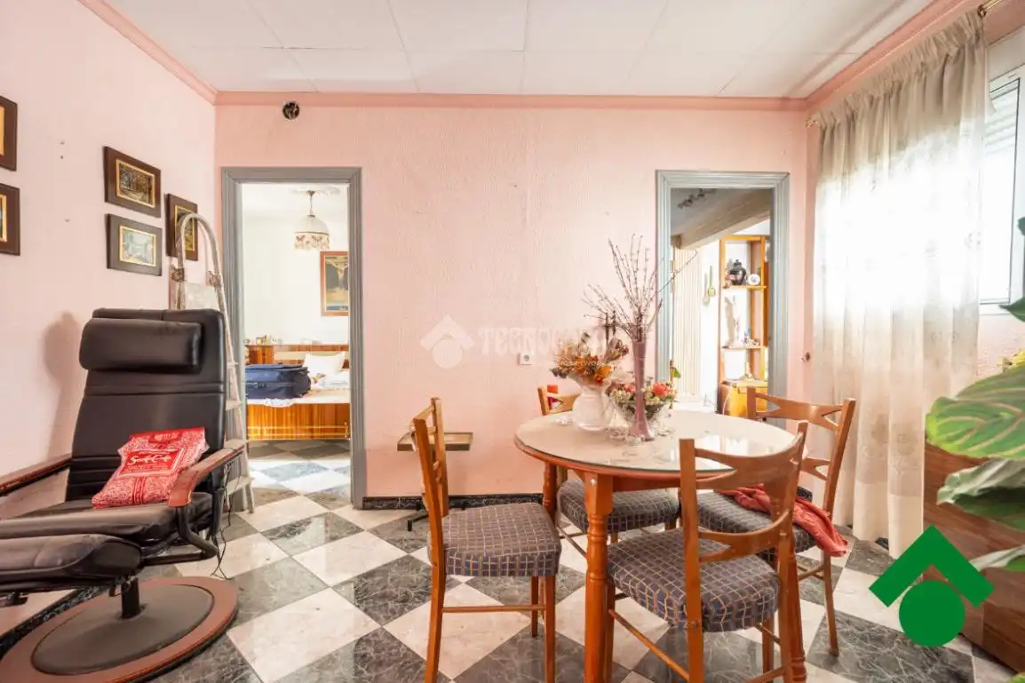Casa aparellada en venda a Santa Adela - Parque Leyva Loro, imagen 3