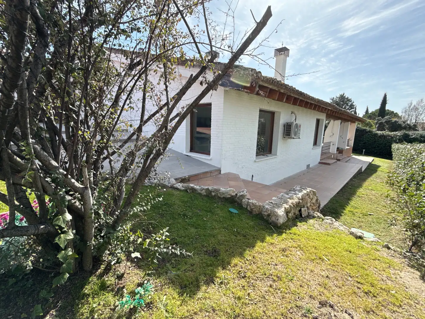 Vista exterior de Casa o chalet en venta en Las Rozas de Madrid con Aire acondicionado, Calefacción y Jardín privado