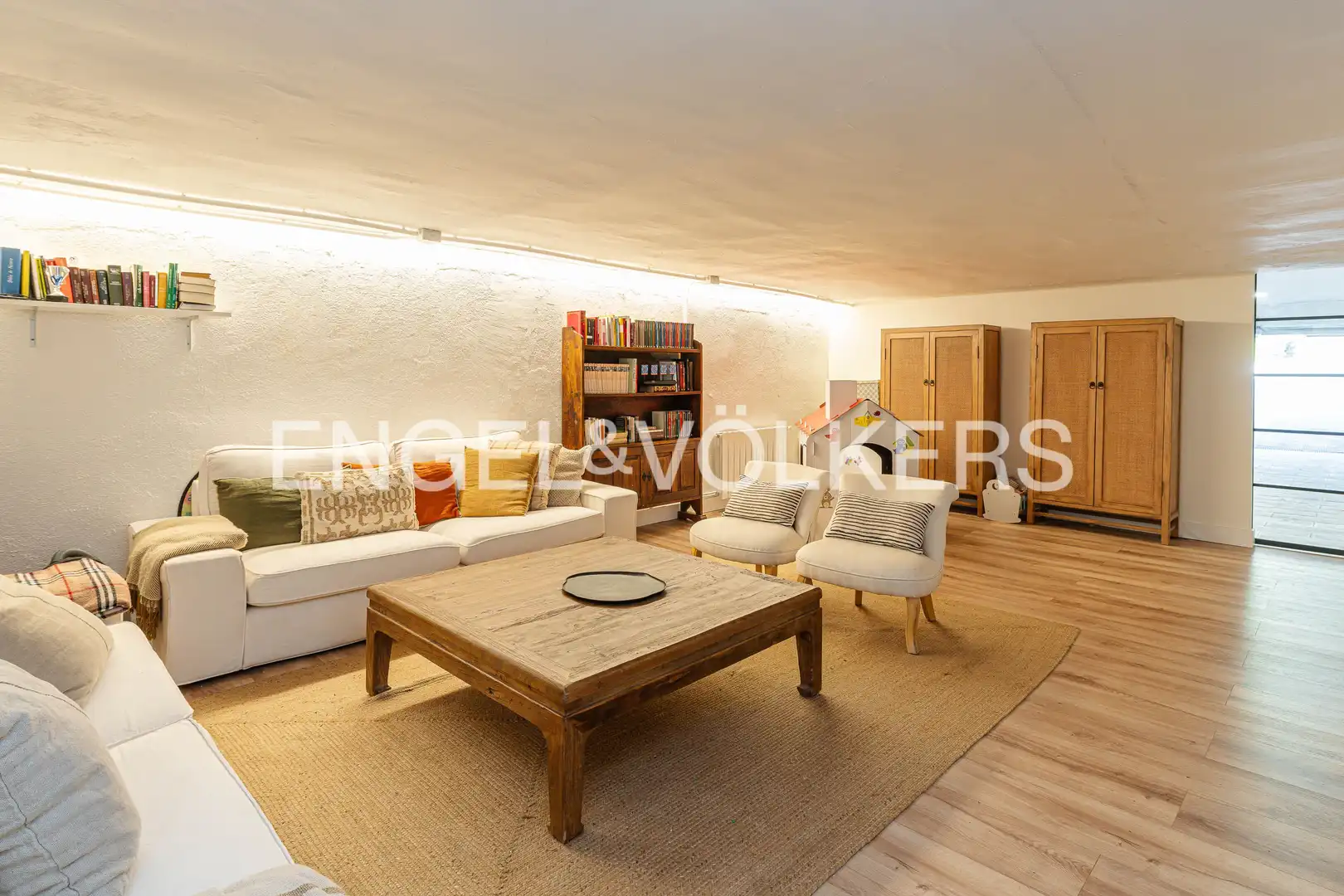 Casa adosada en venta en Urbanización Este - Montepríncipe