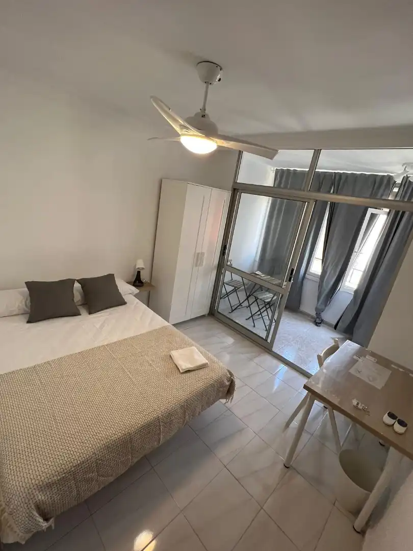 Habitación de Piso para compartir en Málaga con Aire acondicionado, Amueblado y Horno